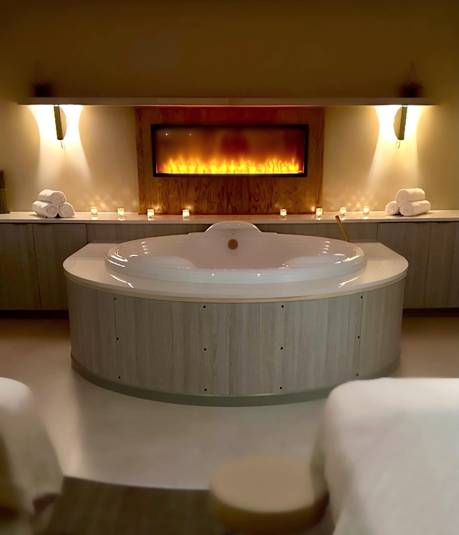 River Falls Spa nail photo 1