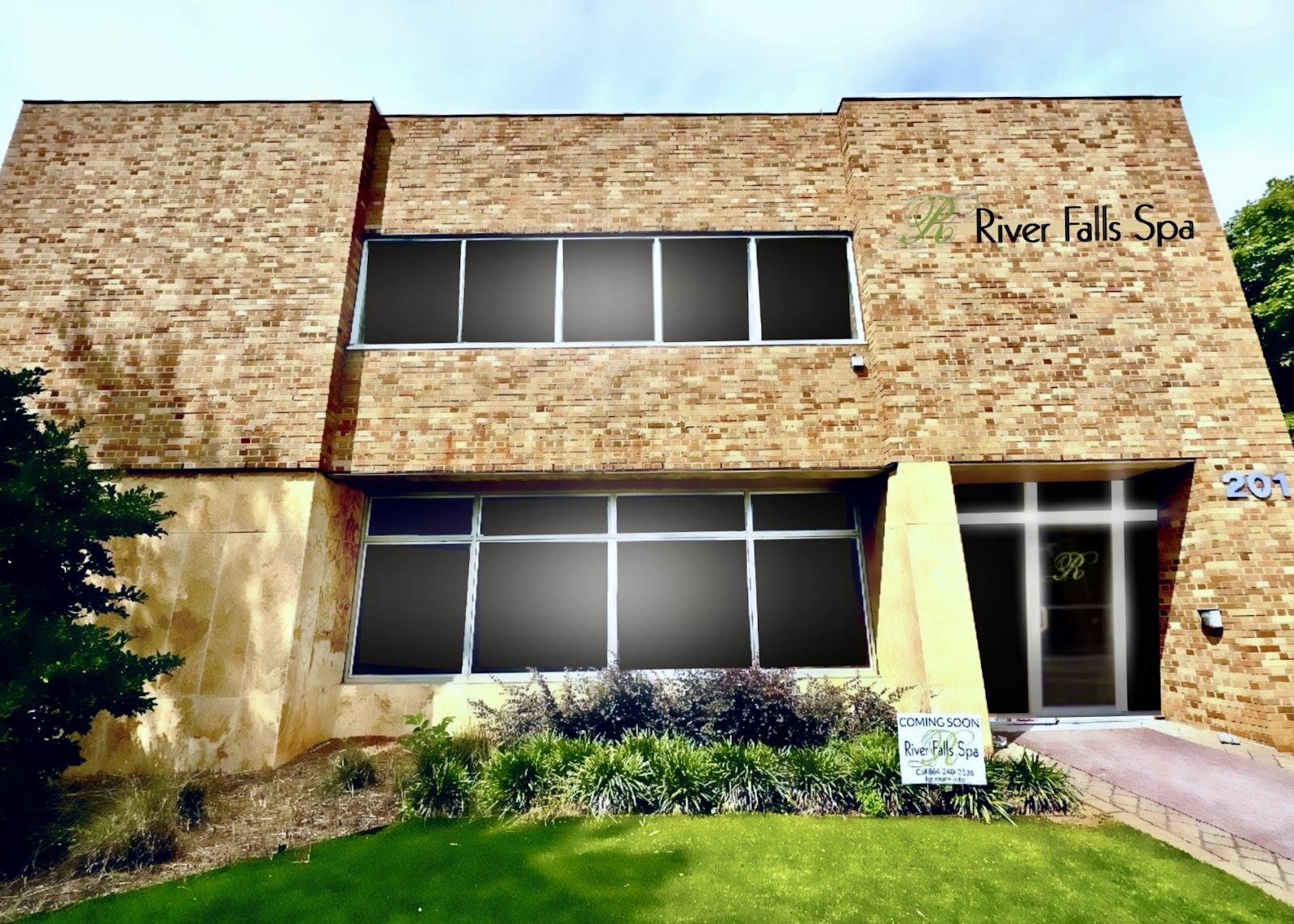 River Falls Spa nail photo 4