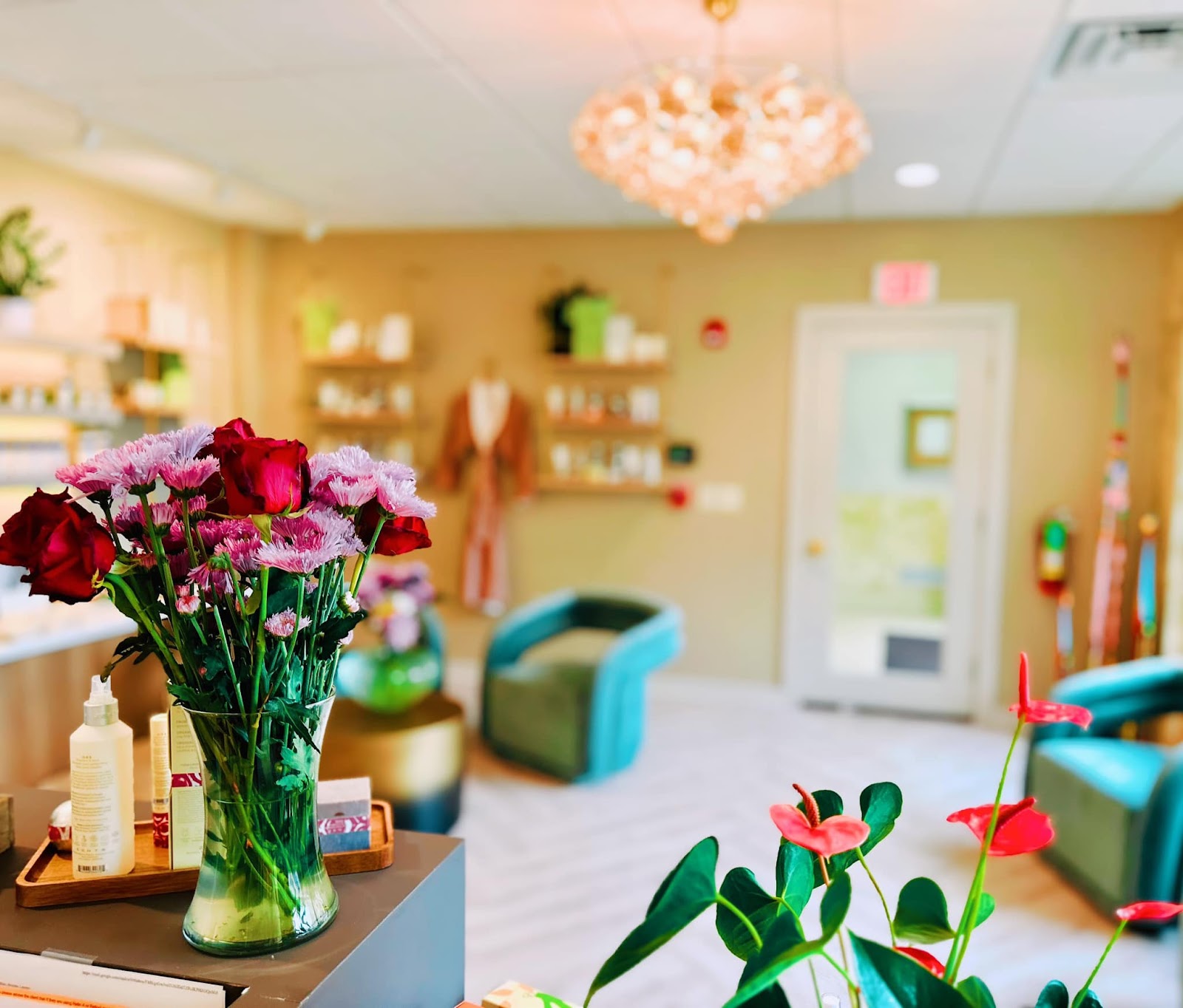 River Falls Spa nail photo 7